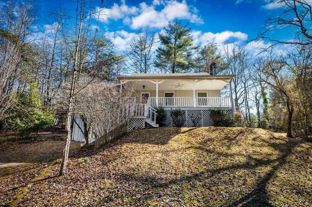 102 Captains Cove Blairsville, GA 30512