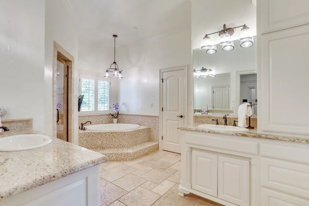 4600 E Bankhead Highway Hudson Oaks, TX 76087