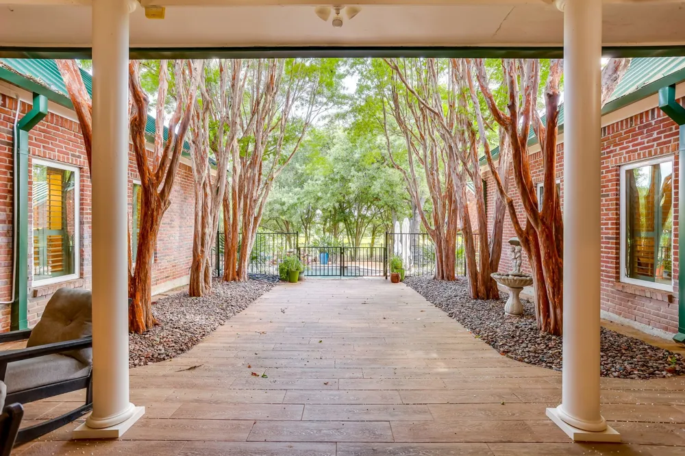 4600 E Bankhead Highway Hudson Oaks, TX 76087