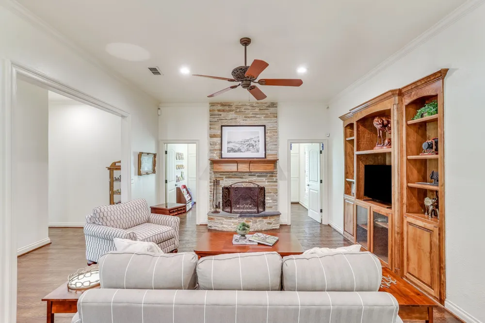 4600 E Bankhead Highway Hudson Oaks, TX 76087