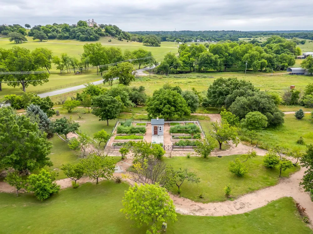 4600 E Bankhead Highway Hudson Oaks, TX 76087