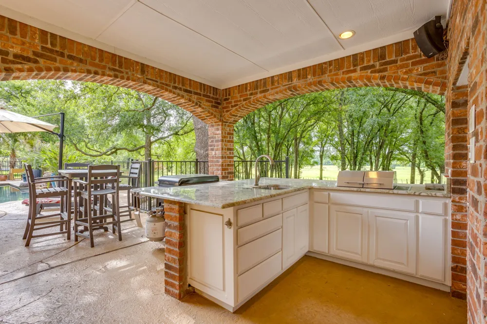 4600 E Bankhead Highway Hudson Oaks, TX 76087