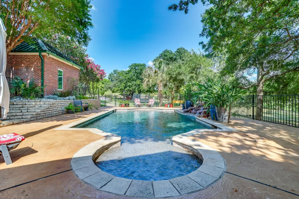 4600 E Bankhead Highway Hudson Oaks, TX 76087