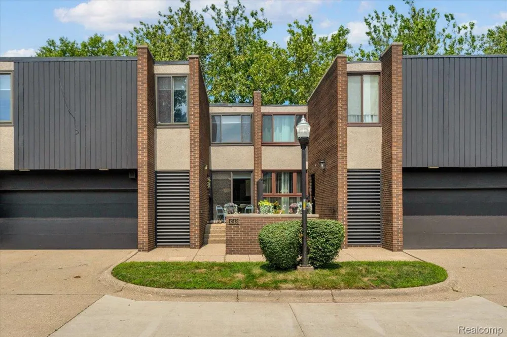 1243 Navarre Place Detroit City, MI 48207