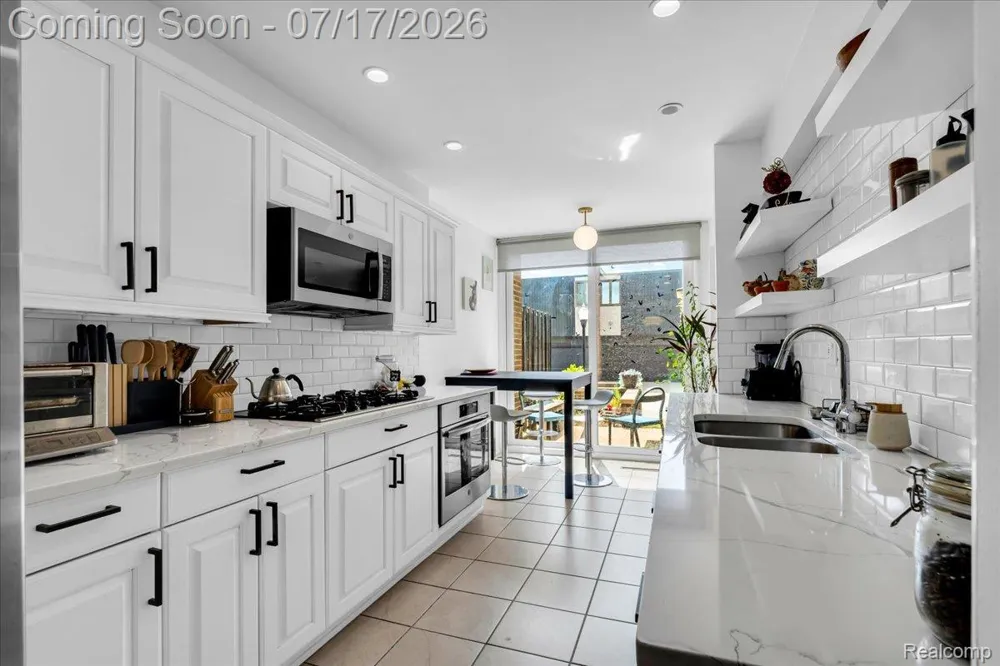 1243 Navarre Place Detroit City, MI 48207