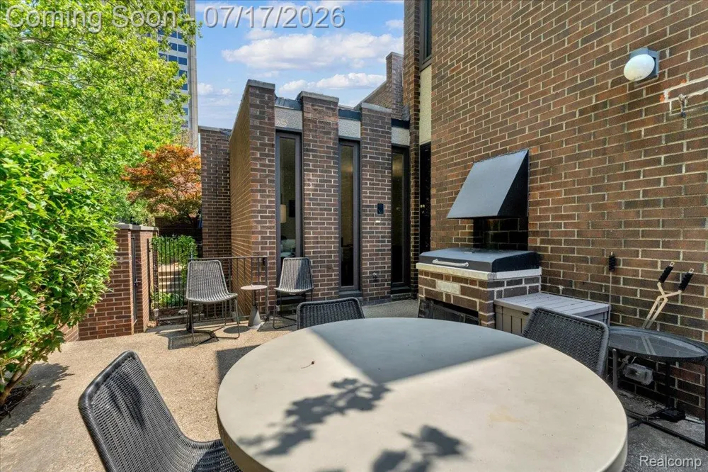 1243 Navarre Place Detroit City, MI 48207