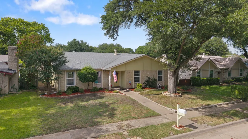 2825 Pinewood Drive Garland, TX 75044