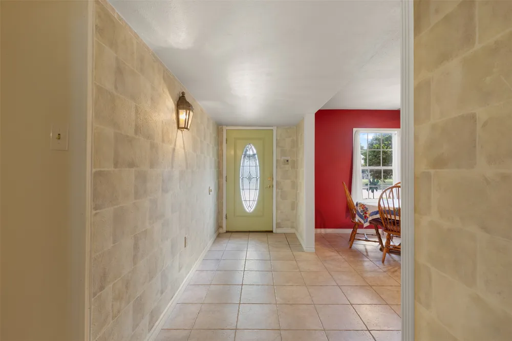 2825 Pinewood Drive Garland, TX 75044