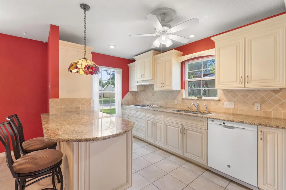 2825 Pinewood Drive Garland, TX 75044