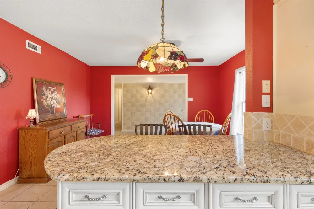 2825 Pinewood Drive Garland, TX 75044