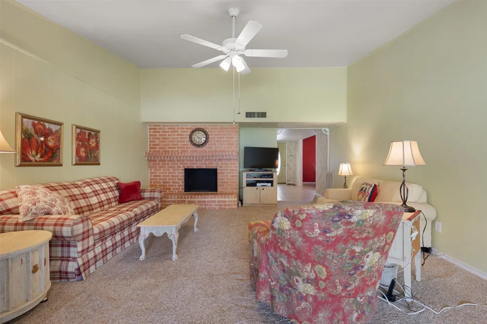 2825 Pinewood Drive Garland, TX 75044