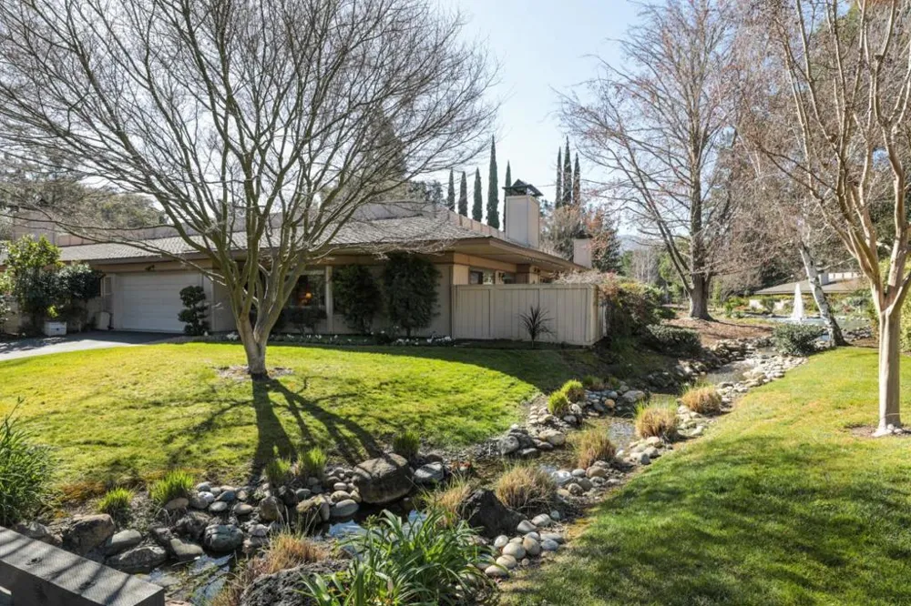 6 Bay Tree Los Altos, CA 94022