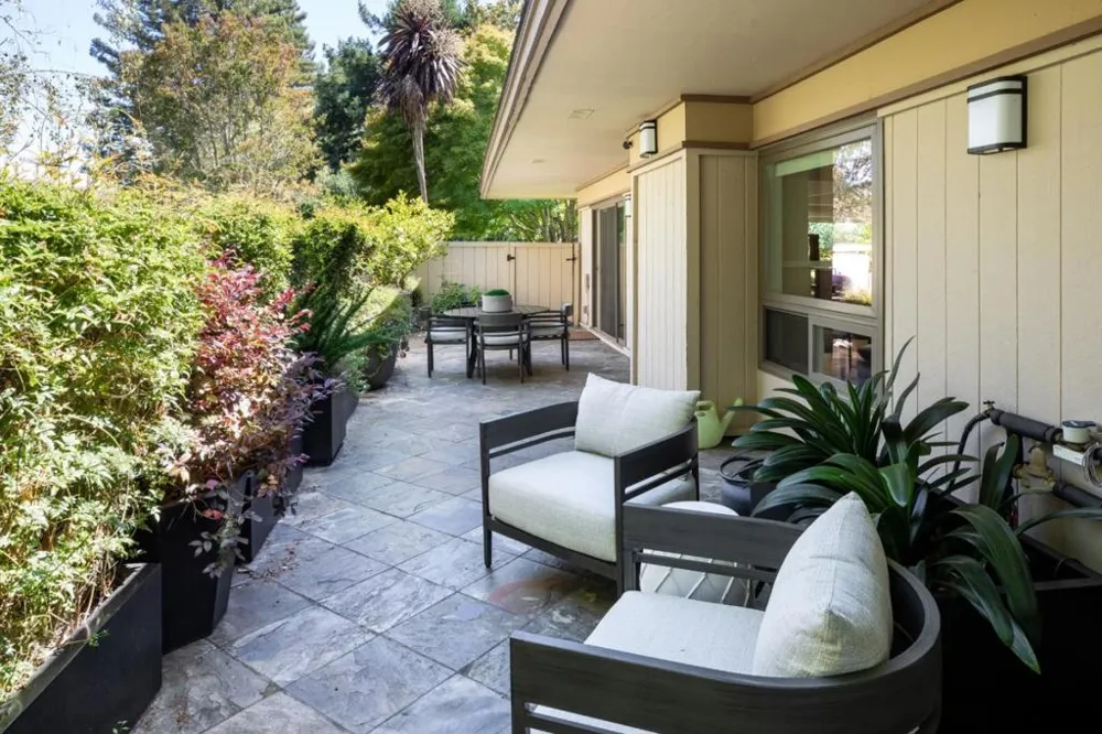 6 Bay Tree Los Altos, CA 94022