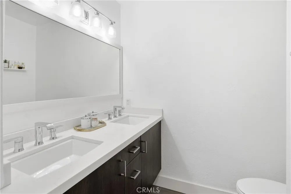 1228 Rutland #6 Newport Beach, CA 92660