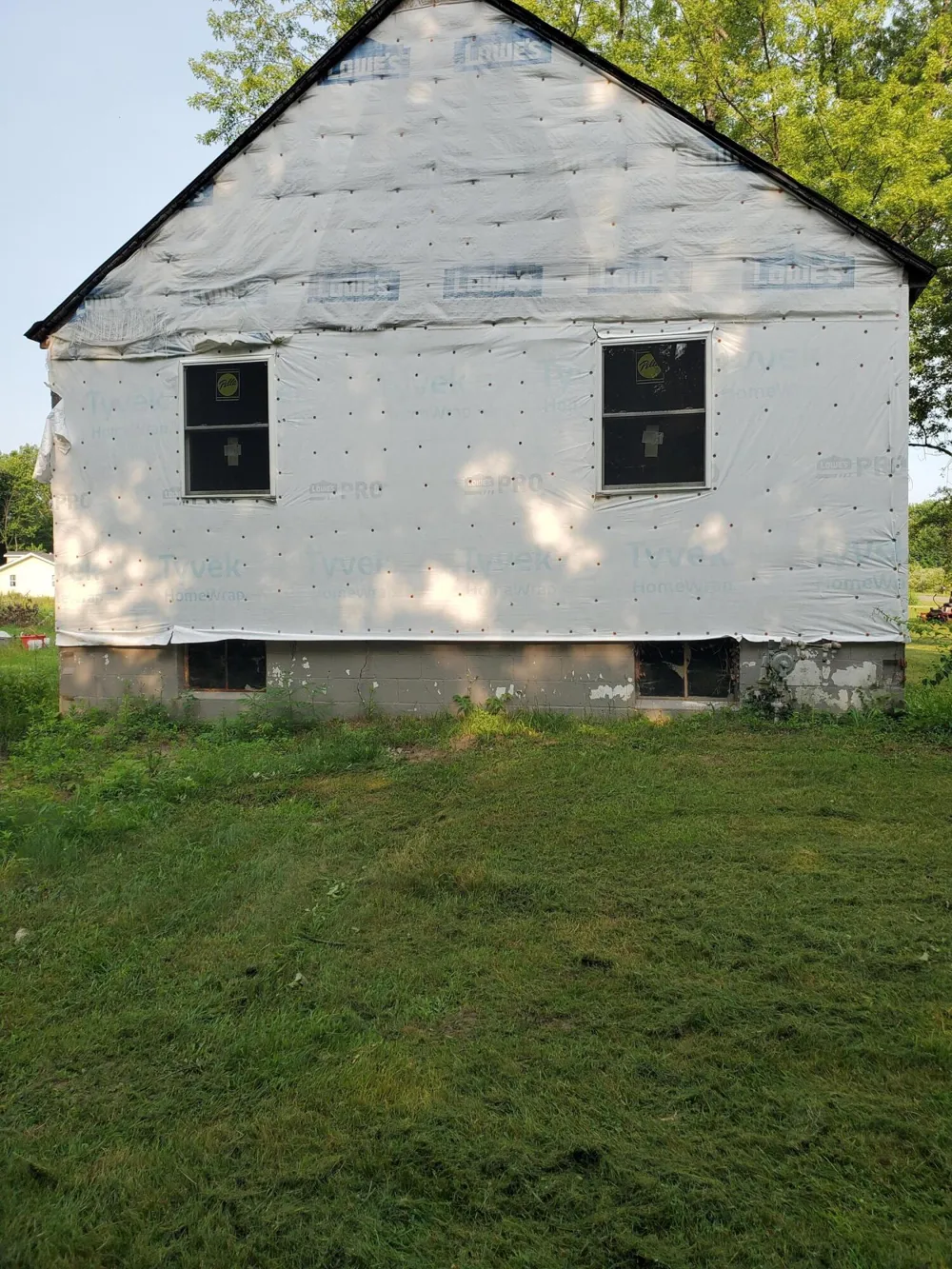 2286 Highland Avenue Benton Harbor, MI 49022