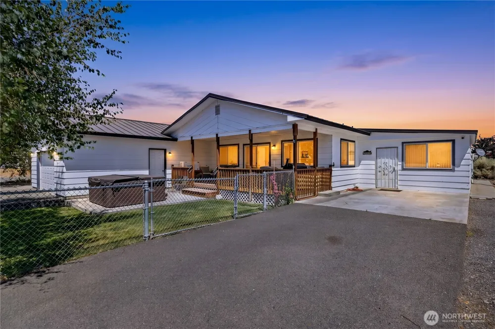 301 Arrowhead Place SW Mattawa, WA 99349