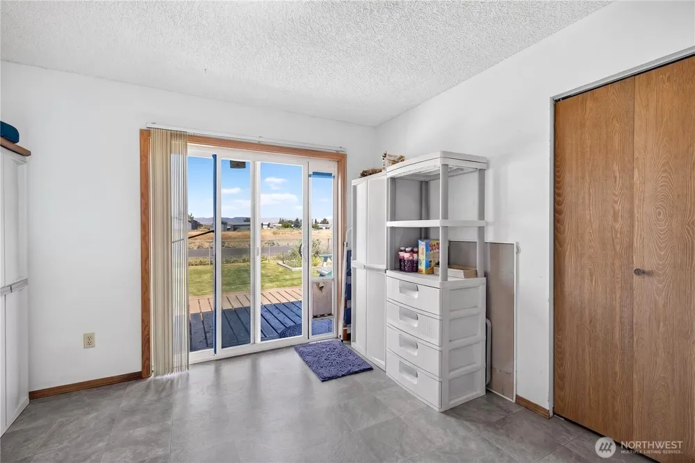 301 Arrowhead Place SW Mattawa, WA 99349