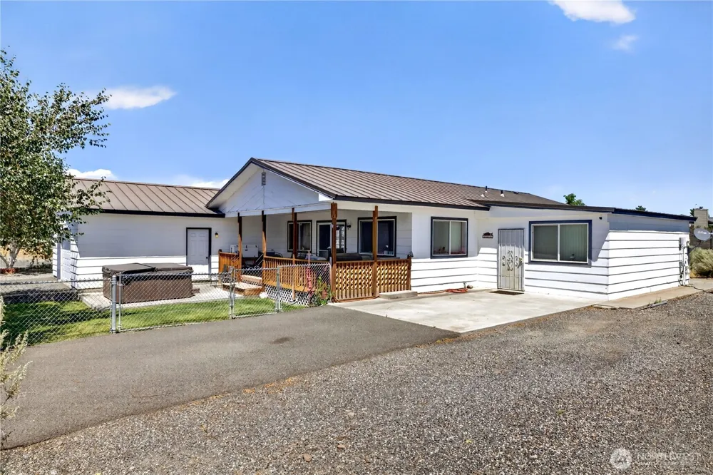 301 Arrowhead Place SW Mattawa, WA 99349