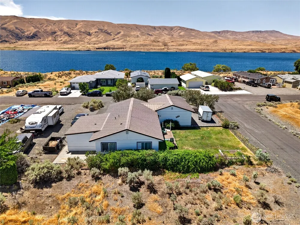 301 Arrowhead Place SW Mattawa, WA 99349