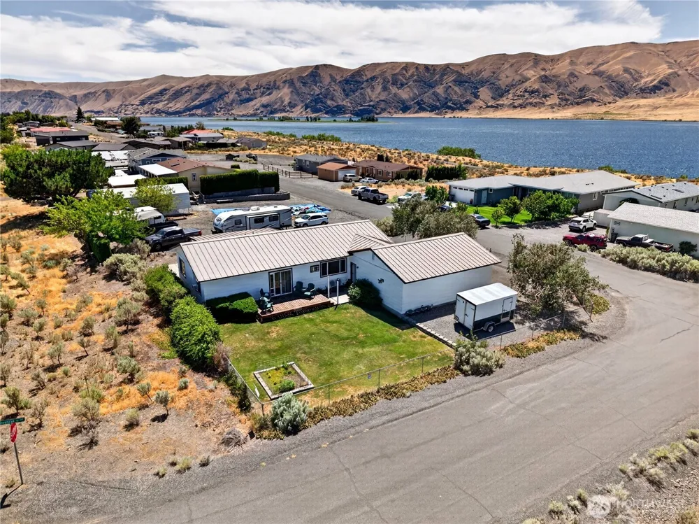 301 Arrowhead Place SW Mattawa, WA 99349