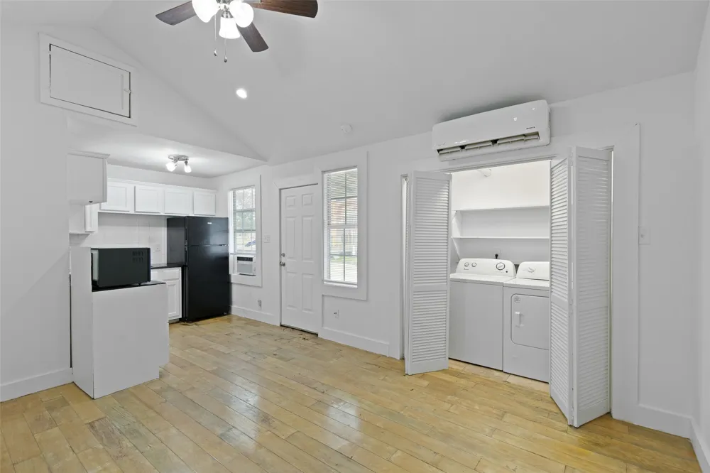 820 W 10th Street Dallas, TX 75208