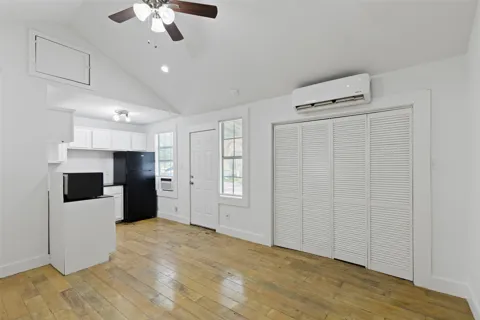 820 W 10th Street