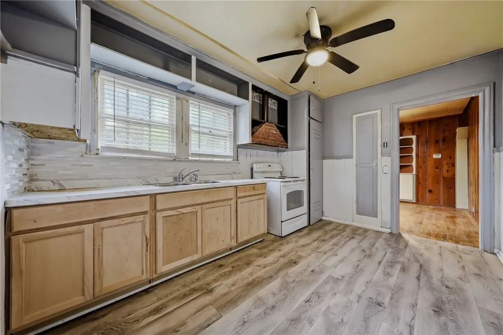 225 Glendale Drive Corpus Christi, TX 78404