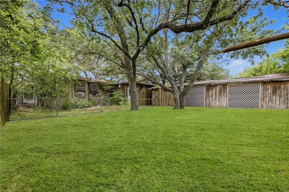 225 Glendale Drive Corpus Christi, TX 78404