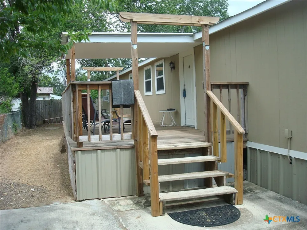 118 Country Oaks Drive La Vernia, TX 78121