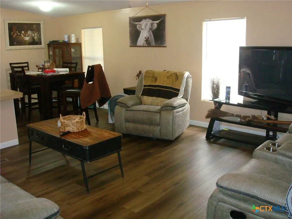 118 Country Oaks Drive La Vernia, TX 78121