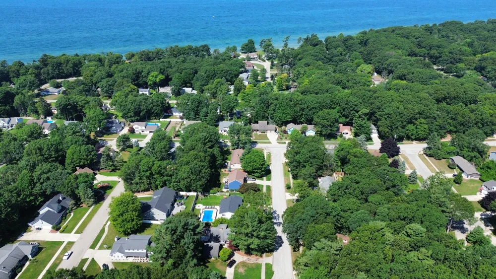 2240 Pleasant Hill Drive Norton Shores City, MI 49441