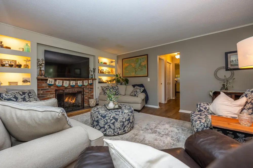 2240 Pleasant Hill Drive Norton Shores City, MI 49441