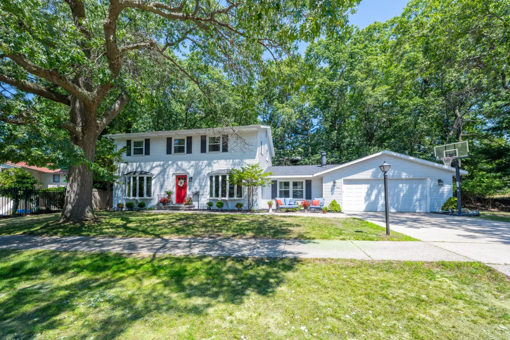 2240 Pleasant Hill Drive Norton Shores City, MI 49441
