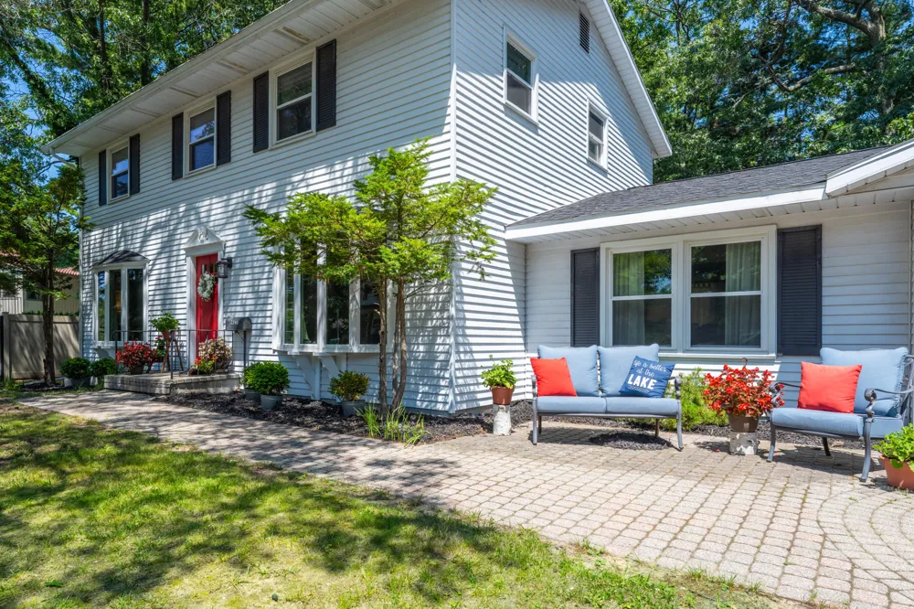 2240 Pleasant Hill Drive Norton Shores City, MI 49441