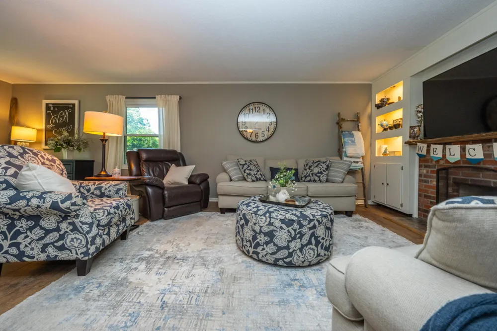 2240 Pleasant Hill Drive Norton Shores City, MI 49441