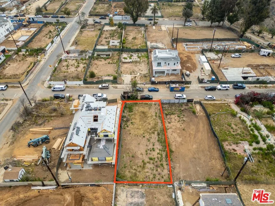 335 Beirut Avenue Los Angeles, CA 90272