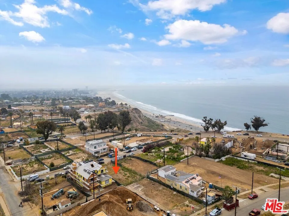 335 Beirut Avenue Los Angeles, CA 90272