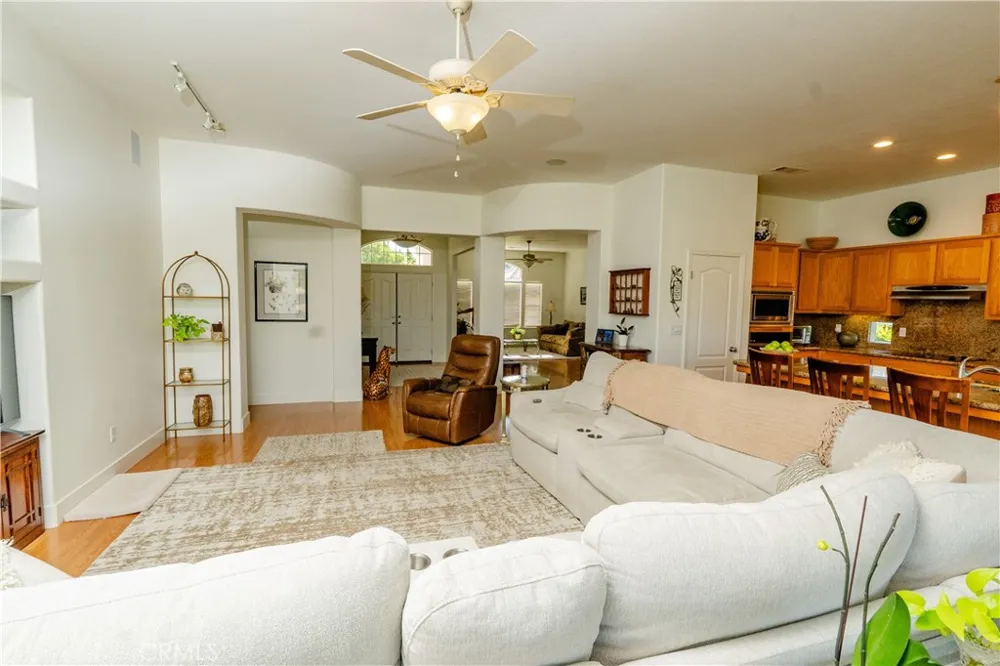 6643 Desert Springs Chowchilla, CA 93610