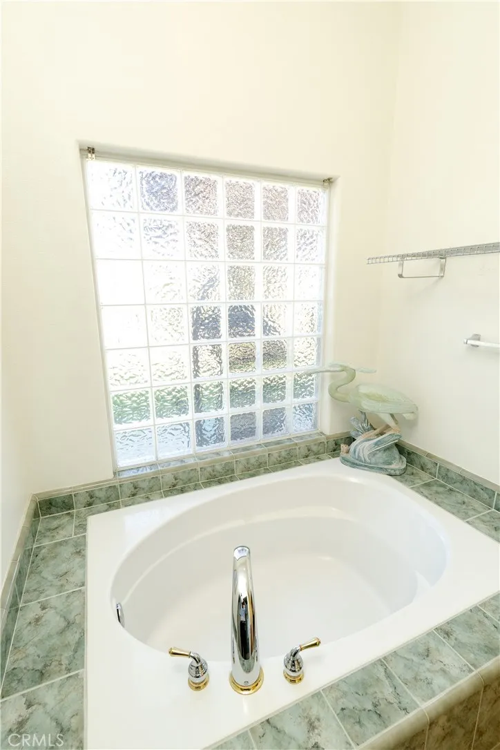 6643 Desert Springs Chowchilla, CA 93610
