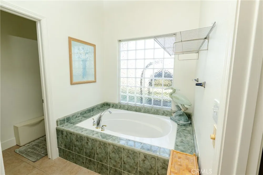 6643 Desert Springs Chowchilla, CA 93610