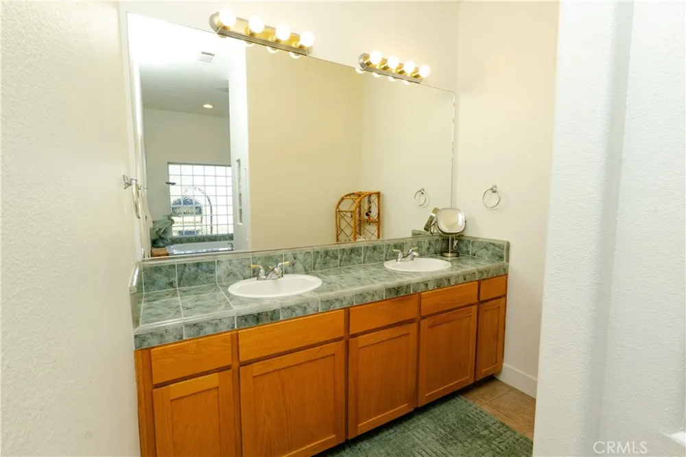 6643 Desert Springs Chowchilla, CA 93610