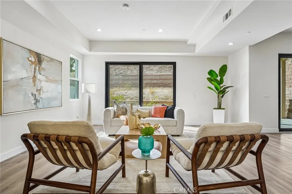 677 Castlehill Walnut, CA 91789