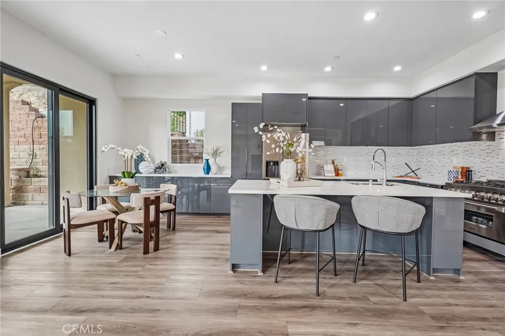 677 Castlehill Walnut, CA 91789