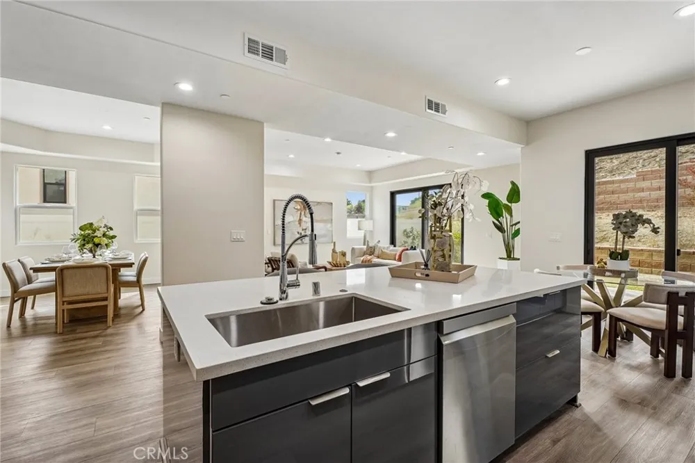 677 Castlehill Walnut, CA 91789