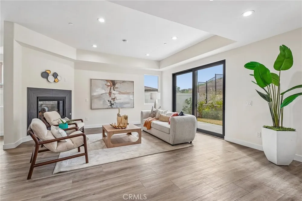 677 Castlehill Walnut, CA 91789
