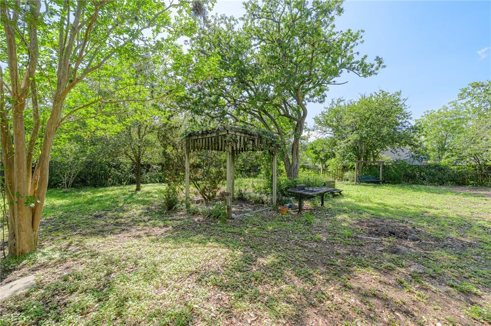 711 E Lott Street Beeville, TX 78102