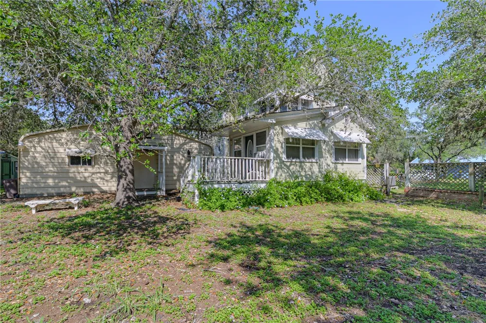 711 E Lott Street Beeville, TX 78102
