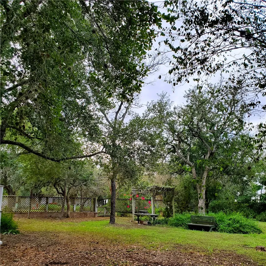 711 E Lott Street Beeville, TX 78102