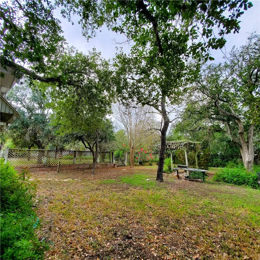 711 E Lott Street Beeville, TX 78102