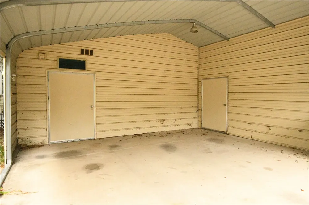 711 E Lott Street Beeville, TX 78102
